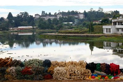 Antsirabe, le lac, les thermes au fond.