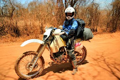 Moto de Patrick... cette photo est d'un autre voyage à Mada