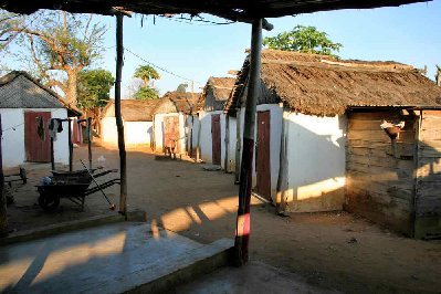 P200506madNUM489.JPG (59.85 Kio) Vu 20530 fois Bungalows de l’hôtel.