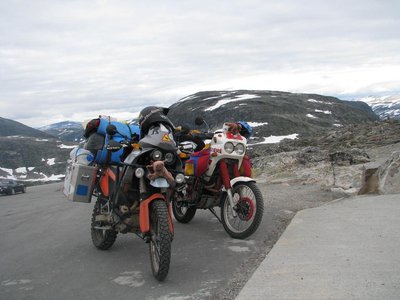 le col du trolstingen Norvege (mon frere a une KTM Adventure 640)