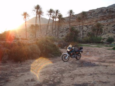 lever de soleil sur la plage de rodalquilar