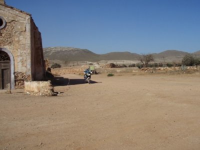 village style mexicain abandonné il ont du y tourner des westerns la bas