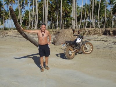 P3112177 (600 x 450).jpg (77.34 Kio) Vu 13372 fois la 225 tw de la meuf a mon pote,ca passe partout aucun probleme pour mettre le pied par terre